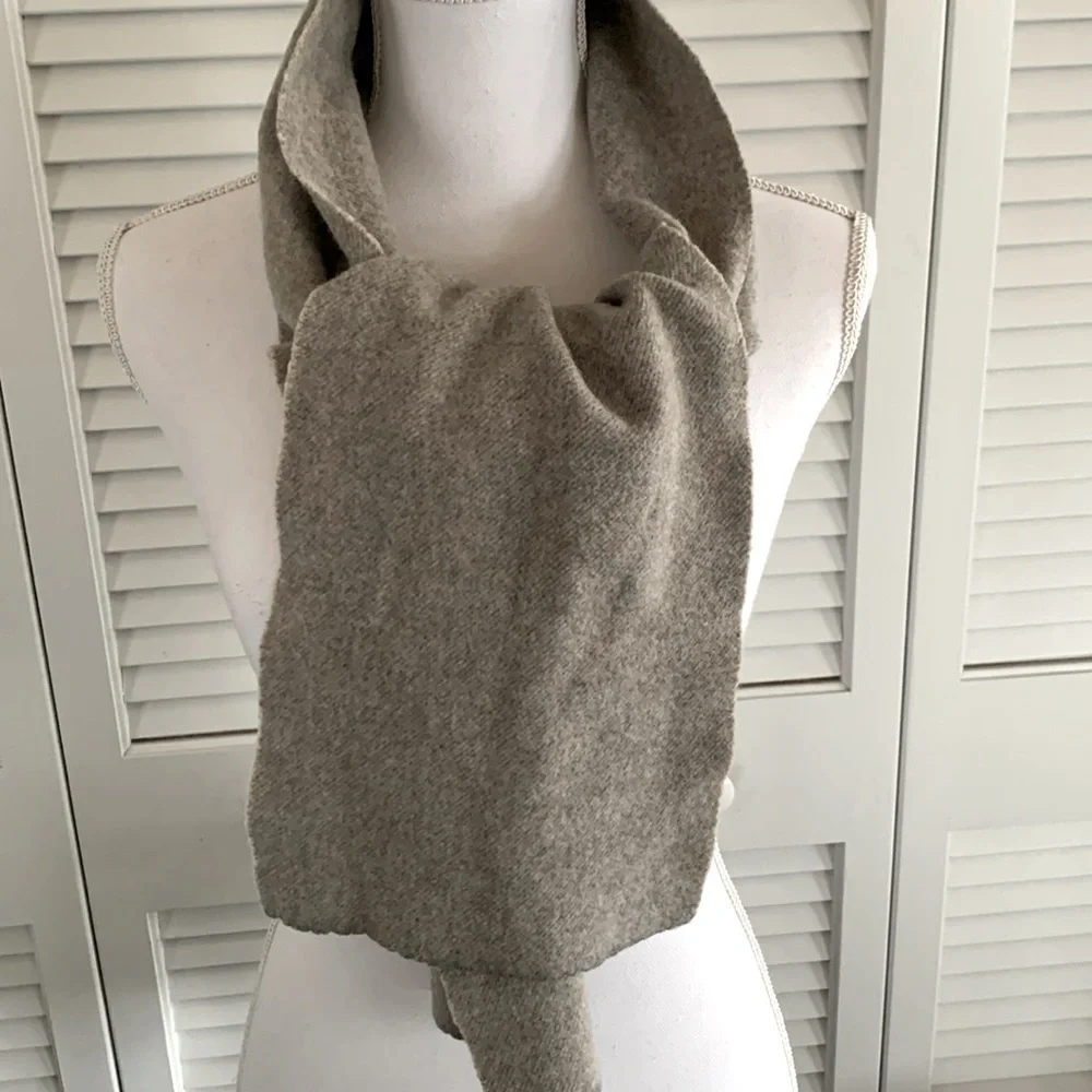 Gene Meyer Wool Scarf Gray Oatmeal Men’s Unisex Winter Travel Size 62” x 8.5”